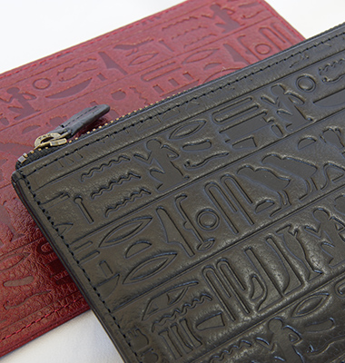 ヒエログリフ　LF長財布 革の質感と古代エジプト文字を型押し