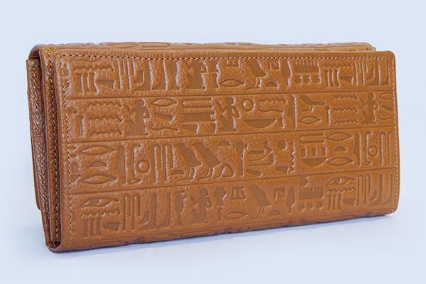 ヒエログリフ　外LF長財布 裏側には古代エジプト文字が